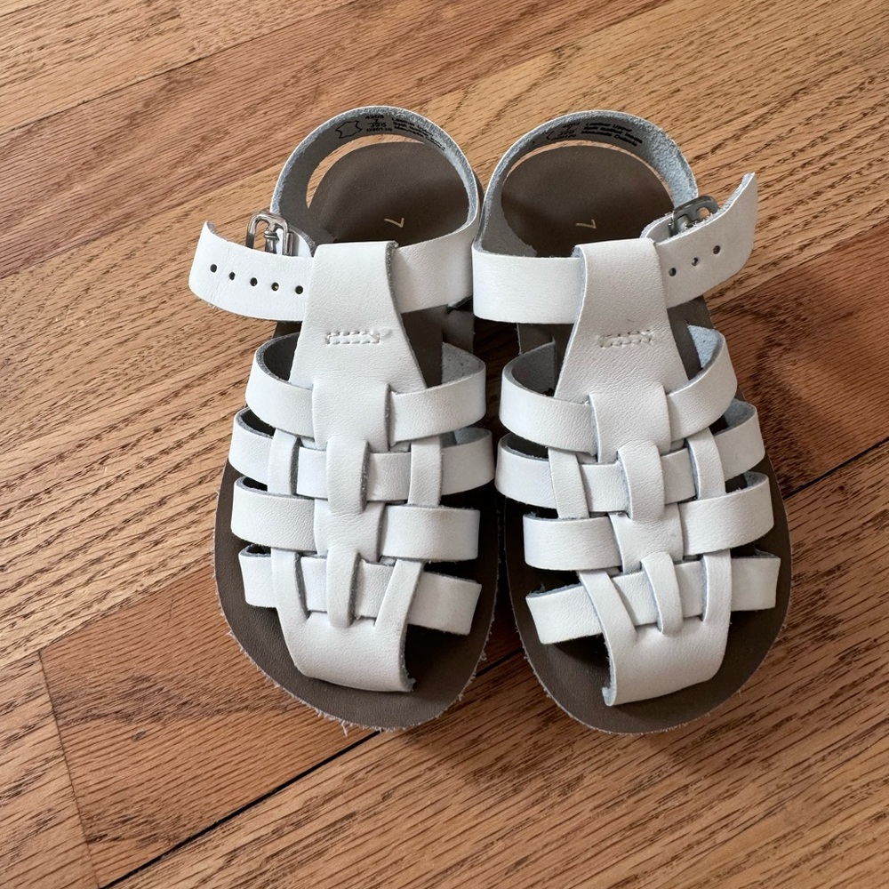 Sun Sans New size 7 toddler